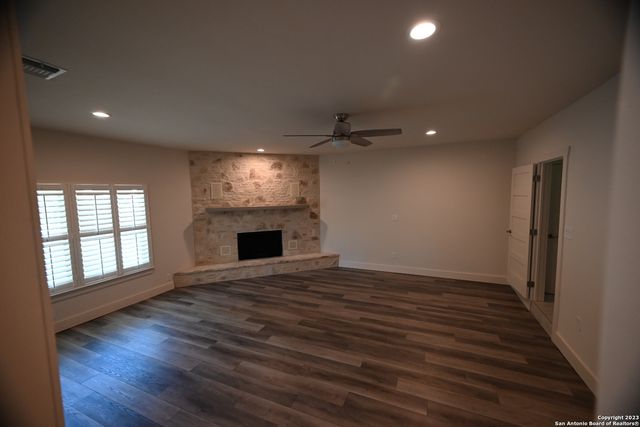 309 Schweppe St, Boerne, TX 78006