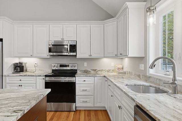 19 Progress Ave, Dudley, MA 01571
