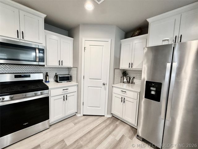 31752 E 62nd Place S, Broken Arrow, OK 74014