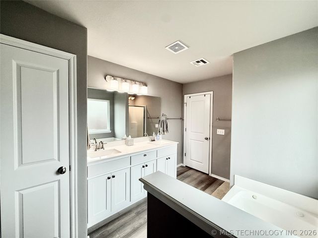 31752 E 62nd Place S, Broken Arrow, OK 74014