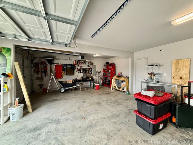 31752 E 62nd Place S, Broken Arrow, OK 74014