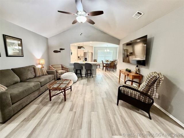 31752 E 62nd Place S, Broken Arrow, OK 74014