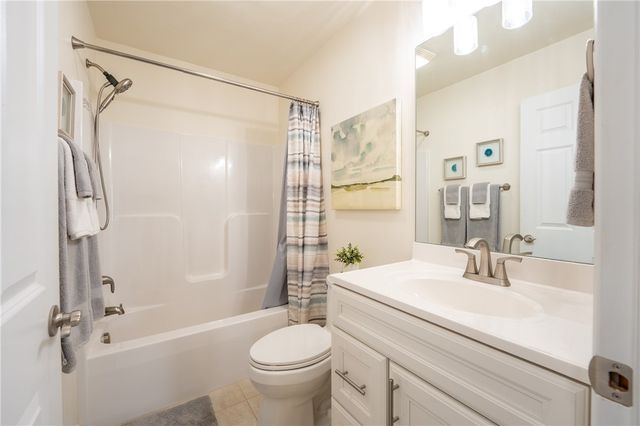 569 Sunview Cir, Derry Twp, PA 15650