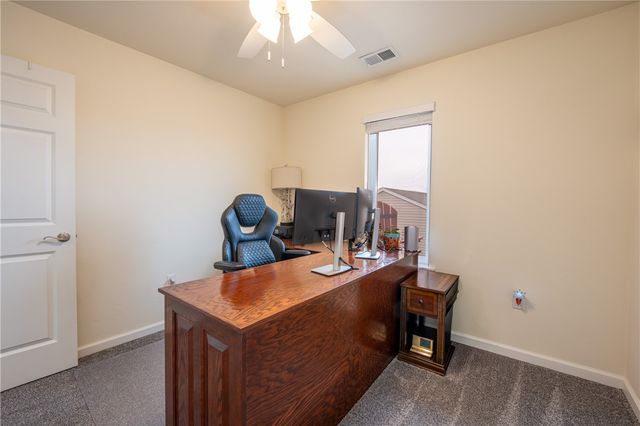 569 Sunview Cir, Derry Twp, PA 15650