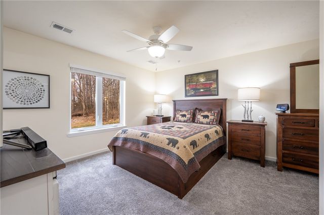 569 Sunview Cir, Derry Twp, PA 15650