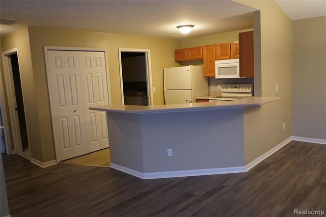 44036 Rushcliffe Drive, Sterling Heights, MI 48313