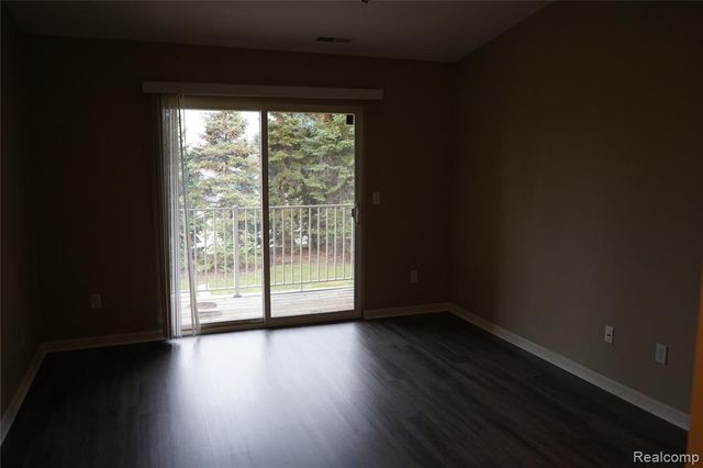 44036 Rushcliffe Drive, Sterling Heights, MI 48313