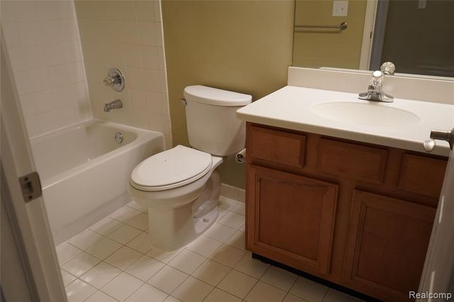 44036 Rushcliffe Drive, Sterling Heights, MI 48313