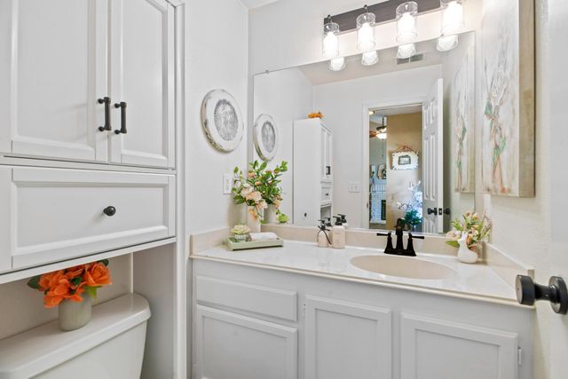 1916 Cobblestone Manor, Modesto, CA 95355