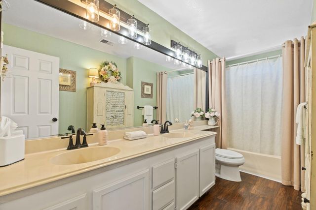 1916 Cobblestone Manor, Modesto, CA 95355