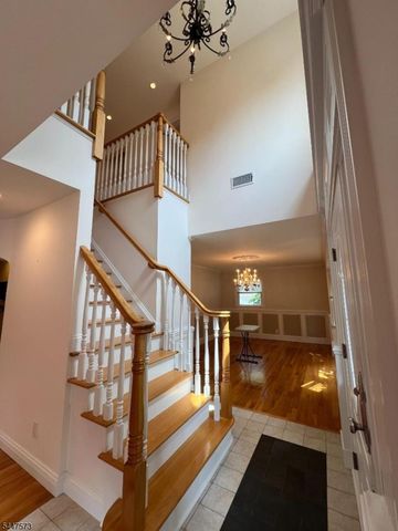 41 Circle Dr, Paramus Boro, NJ 07652