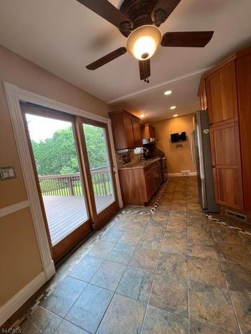 41 Circle Dr, Paramus Boro, NJ 07652