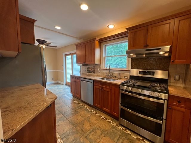41 Circle Dr, Paramus Boro, NJ 07652