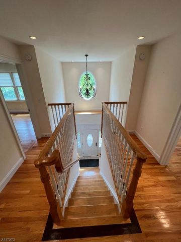 41 Circle Dr, Paramus Boro, NJ 07652