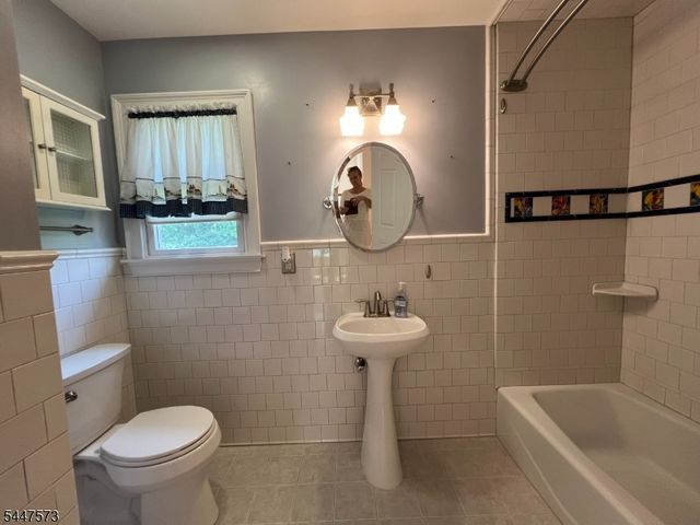 41 Circle Dr, Paramus Boro, NJ 07652