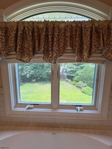 41 Circle Dr, Paramus Boro, NJ 07652