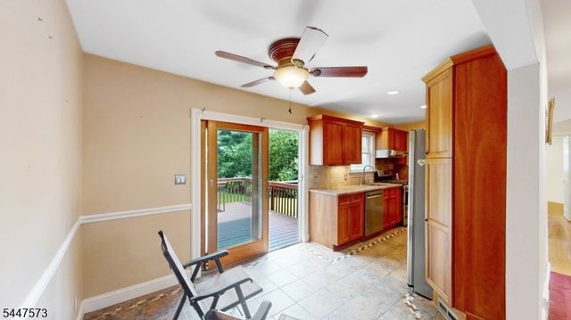 41 Circle Dr, Paramus Boro, NJ 07652