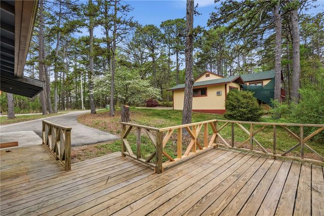 10 Forest Lane, Eureka Springs, AR 72632