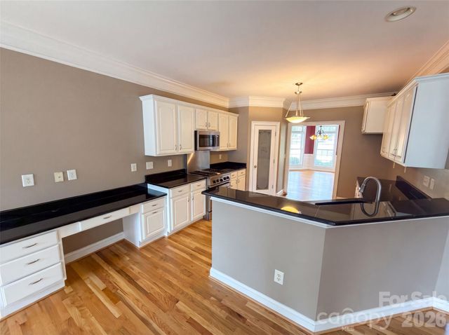 9721 Arlington Oaks Drive, Charlotte, NC 28227