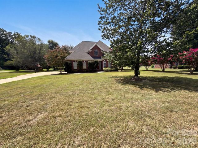 9721 Arlington Oaks Drive, Charlotte, NC 28227