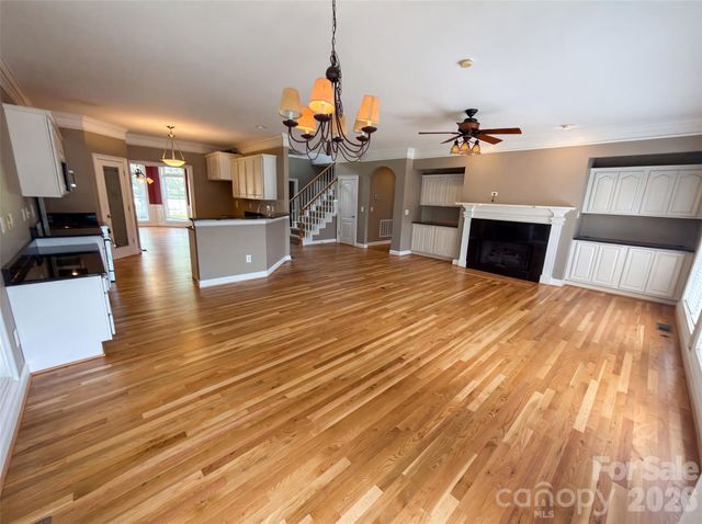 9721 Arlington Oaks Drive, Charlotte, NC 28227