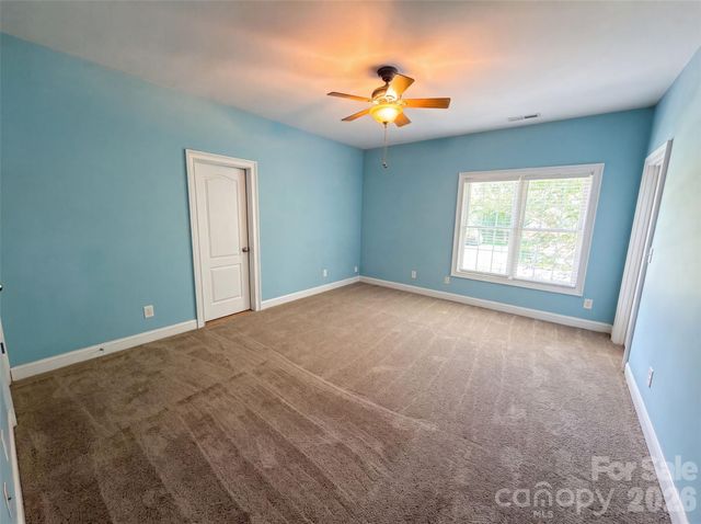 9721 Arlington Oaks Drive, Charlotte, NC 28227