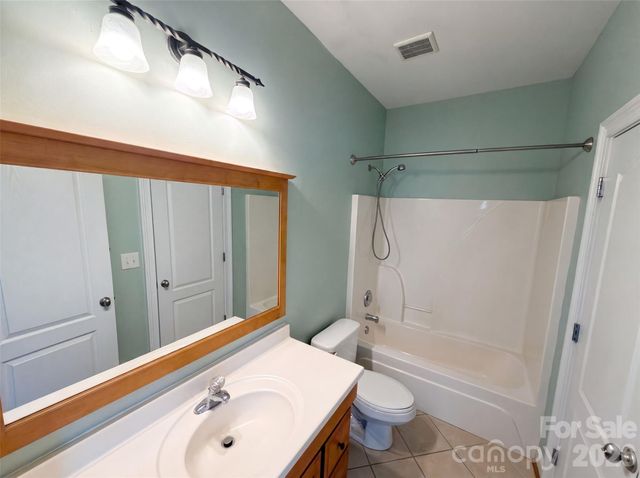 9721 Arlington Oaks Drive, Charlotte, NC 28227