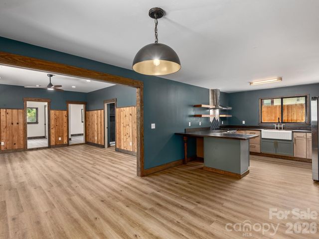 78 Travis Street, Clyde, NC 28721