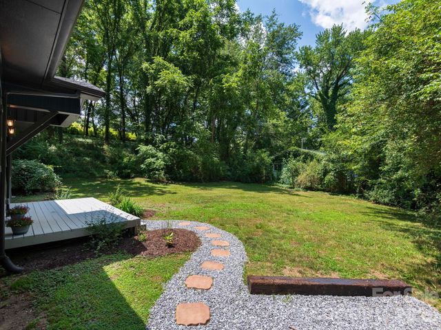 78 Travis Street, Clyde, NC 28721