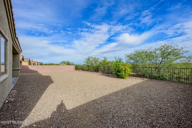 7805 E Treetop Road, Tucson, AZ 85756
