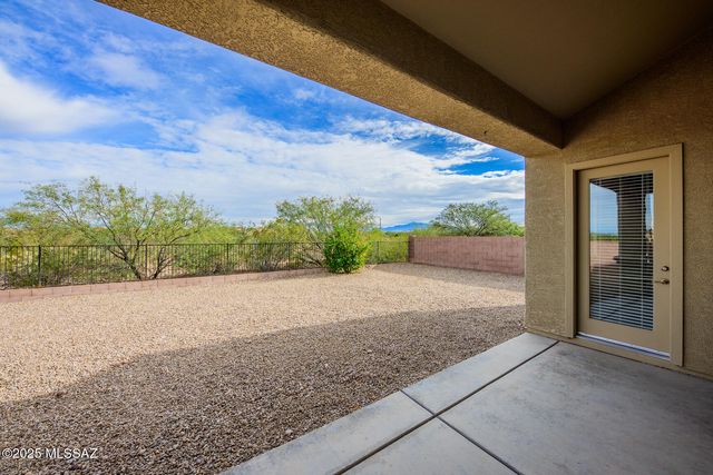 7805 E Treetop Road, Tucson, AZ 85756