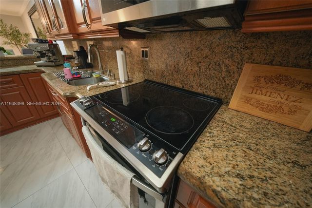 5445 W 27th Ln, Hialeah, FL 33016