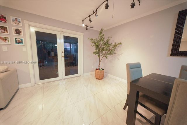 5445 W 27th Ln, Hialeah, FL 33016