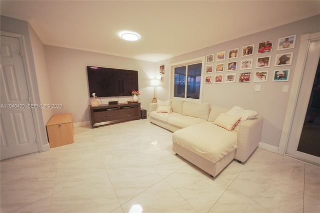 5445 W 27th Ln, Hialeah, FL 33016