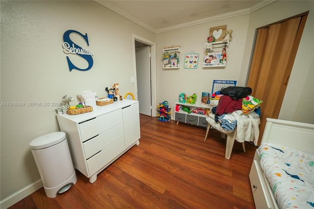 5445 W 27th Ln, Hialeah, FL 33016