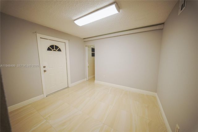 5445 W 27th Ln, Hialeah, FL 33016