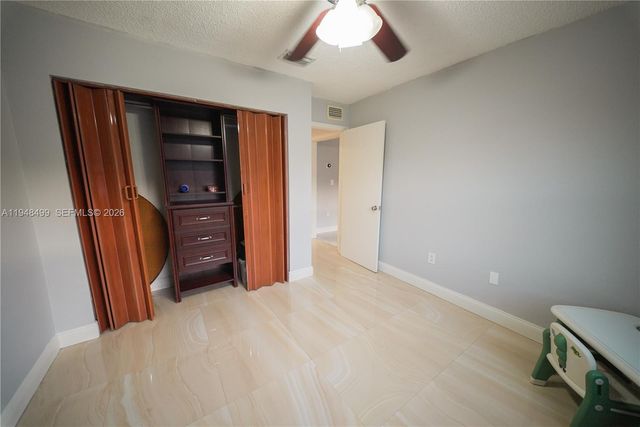 5445 W 27th Ln, Hialeah, FL 33016