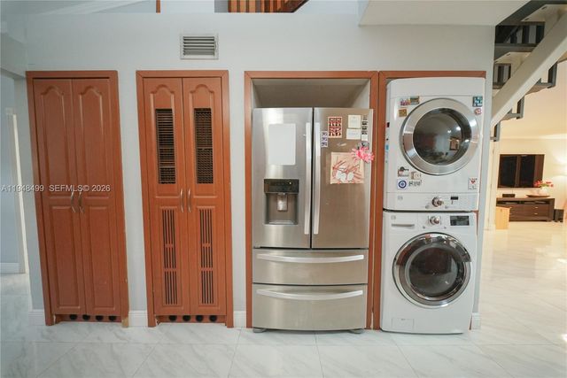 5445 W 27th Ln, Hialeah, FL 33016