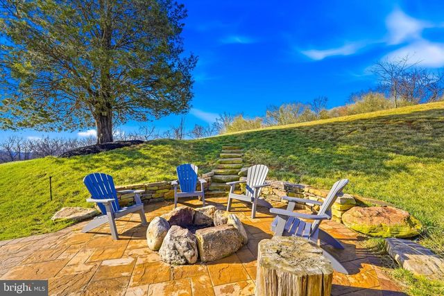 16217 WATERFORD CREST PL, Paeonian Springs, VA 20129