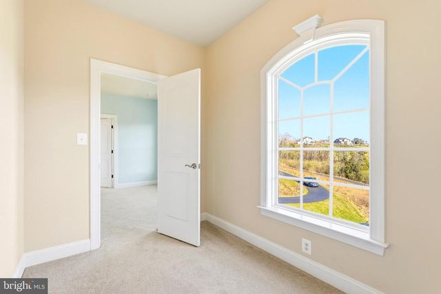 16217 WATERFORD CREST PL, Paeonian Springs, VA 20129
