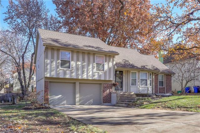 7809 Long Avenue, Lenexa, KS 66216