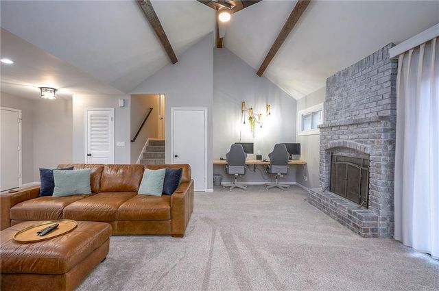 7809 Long Avenue, Lenexa, KS 66216