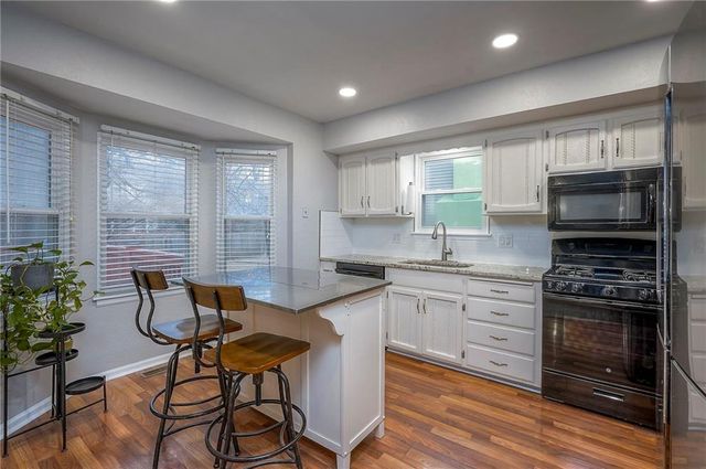 7809 Long Avenue, Lenexa, KS 66216