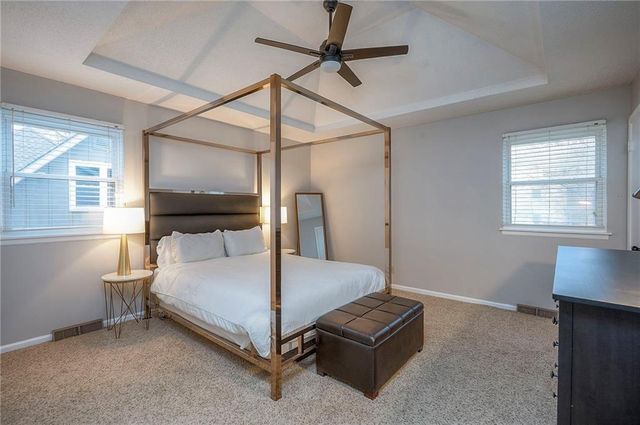 7809 Long Avenue, Lenexa, KS 66216