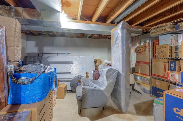 7809 Long Avenue, Lenexa, KS 66216