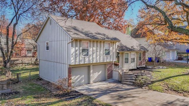 7809 Long Avenue, Lenexa, KS 66216
