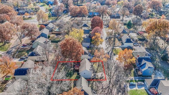 7809 Long Avenue, Lenexa, KS 66216