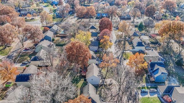 7809 Long Avenue, Lenexa, KS 66216