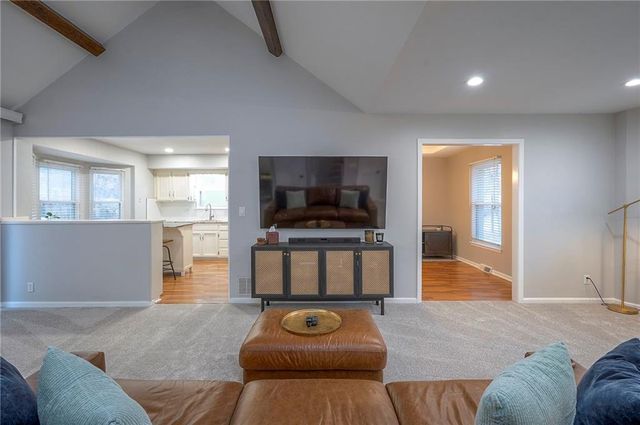 7809 Long Avenue, Lenexa, KS 66216