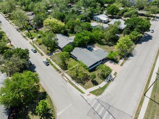 7706 Delafield LN, Austin, TX 78752